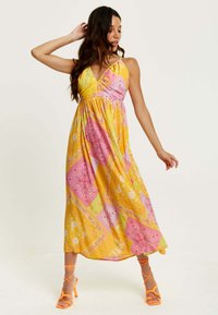 Liquorish PAISLEY PRINT STRAPPY - Day dress - yellow/pink