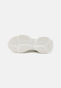 Steve Madden MAVERICKS - Sneakers basse - white