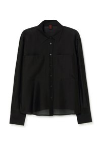 Schwarzes langärmliges Hemd mit klassischem Kragen, vorderem Knopfverschluss, zwei Brusttaschen und einem leichten, leicht glänzenden Stoff.