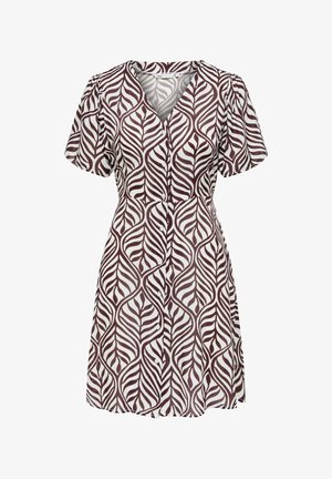 Kortemouwenjurk met knopen aan de voorkant, V-hals en bruin bladmotief op witte stof, met een aansluitende taille en een uitlopende rok.
