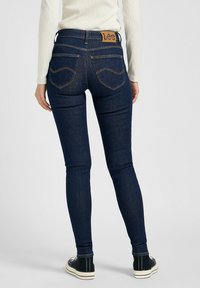 Lee SCARLETT - Vaqueros pitillo - jeanception