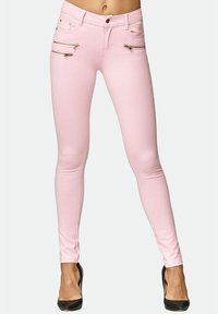 Unselected, rosa