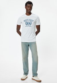 Koton SLIM FIT - T-shirts print - white