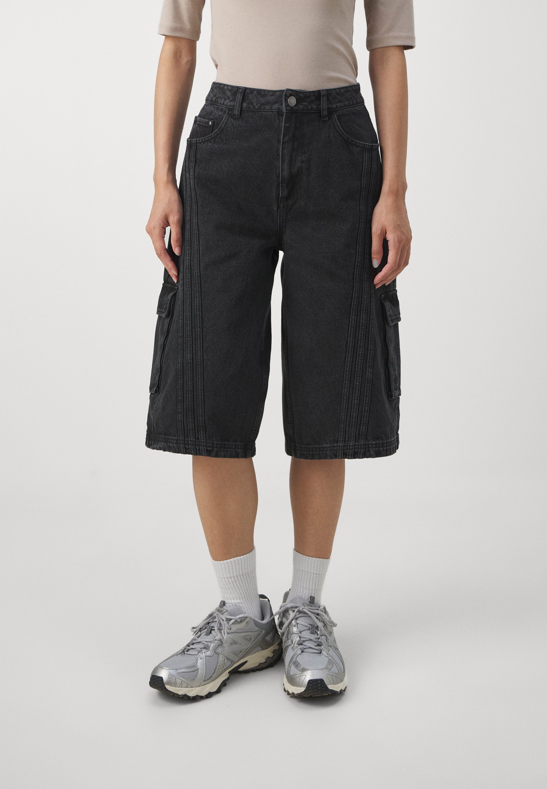 adidas Originals CAPRI - Denim shorts - black - Zalando.co.uk