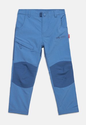 Blauwe kinderbuitenbroek met verstevigde, donkerdere kniestukken, voorzakken, ritssluitingzak, knoop- en klittenbandsluiting in de taille.