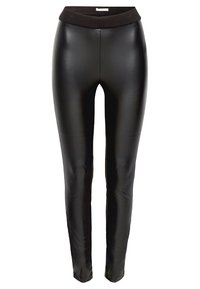 Höga svarta leggings i konstläder med en mjuk yta, figurnära design och elastisk midja. Ingen synlig hårdvara eller mönster.