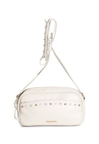 Borsa a tracolla bianca in pelle con chiusura a zip, caratterizzata da borchie decorative e una tracolla removibile. Texture liscia con bordi arrotondati.