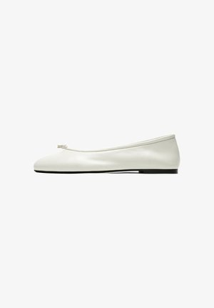 Massimo Dutti, Ballerines - white