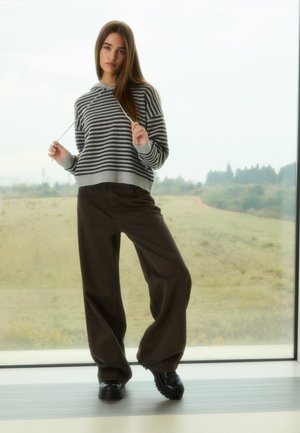 Stradivarius PULLOVER - Pulover s kapuco - grey