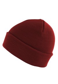 Bonnet en tricot rouge, avec une texture côtelée et un revers replié. Conception douce et ajustée, sans embellissements ni motifs.