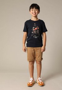 Non sélectionné, Navy