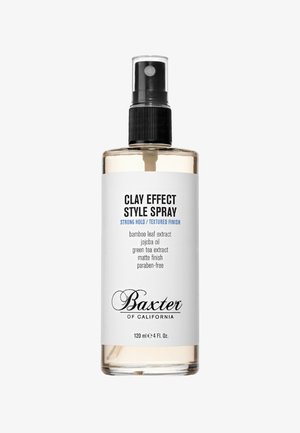 Durchsichtige Kunststoffsprühflasche mit schwarzem Pumpenkopf, die 120 ml Spray im Clay-Effekt-Stil enthält. Verfügt über ein weißes Etikett mit schwarzem Text.