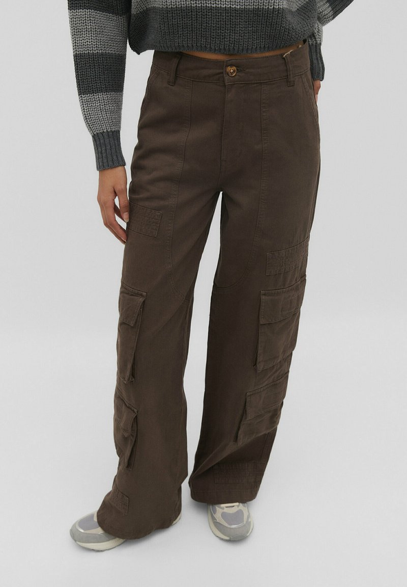 Stradivarius STRAIGHT FIT Cargohose brown/braun Zalando.ch