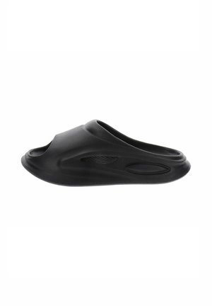 Sandalo nero slip-on con punta aperta e suola imbottita, con dettagli laterali testurizzati per ventilazione e presa.