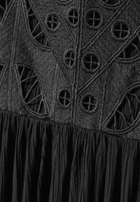 Sélectionné, black