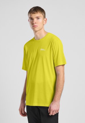 Felgekleurde gele t-shirt met korte mouwen, gemaakt van zachte stof, met een klein logo op de linkerkant van de borst en een relaxte pasvorm.