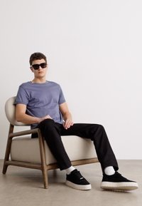 Thumbnail Image 2