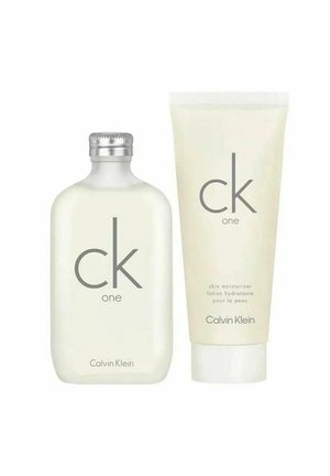 GIFTSET CALVIN KLEIN CK ONE EDT 200ML + BODY LOTION 200ML - Fragrance Set - gold