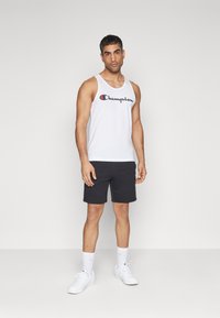Champion BASICS BERMUDA - Šortky - black