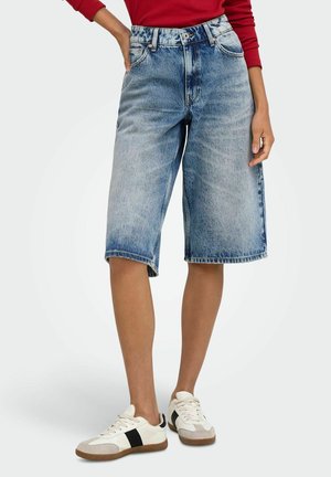 ONLY BERMUDA SHORTS ONLTOY HIGH WAIST REGULAR FIT SHORTS - Short en jean - light blue denim