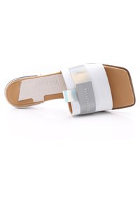Donna Carolina Matalakantaiset pistokkaat - white