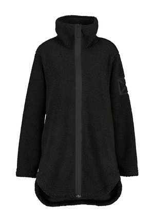 Czarna polarowa kurtka z długim rękawem, wysokim kołnierzem, suwakiem z przodu, zaokrąglonym dołem i naszywką na lewym rękawie.