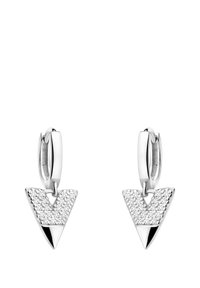 Orecchini in argento sterling con un design a forma di V, impreziositi da decorazioni testurizzate simili a diamanti e accenti lucidi.