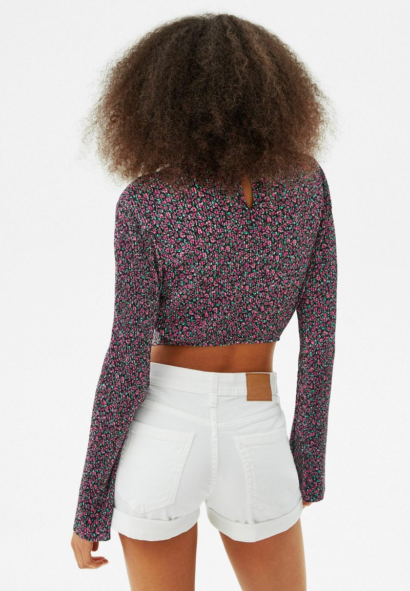 Damen Kleider | Bershka WITH TURN UP HEMS Jeans Shorts white/weiß - JZ13015 Damen Kleider | Bershka WITH TURN UP HEMS Jeans Shorts white/weiß - JZ13015