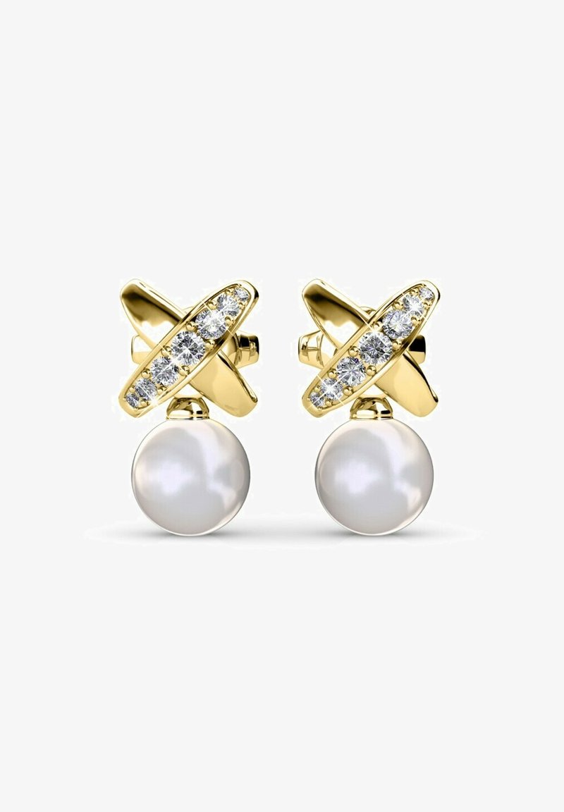 Orecchini in oro con un design intrecciato, arricchiti da accenti di cristalli trasparenti e una grande goccia di perla bianca lucida.