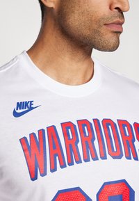 Nike Performance NBA GOLDEN STATE WARRIORS STEPHEN CURRY TEE - Klubbkläder - white