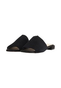 Sorte ruskinds slide sandaler med åben tå-design, lav rektangulær hæl og glat overflade. Enkel og moderne silhuet.