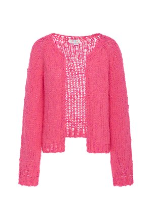 Lyserød strikket cardigan med åben front, lange ærmer og tekstureret, chunky strikkemønster på hvid baggrund.