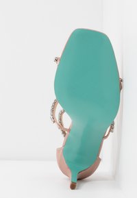 Blue by Betsey Johnson ELISA - Augstpapēžu sandales - nude