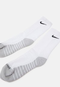 Nike Performance EVERYDAY MAX CUSH CREW UNISEX 3 PACK - Calcetines de deporte - white