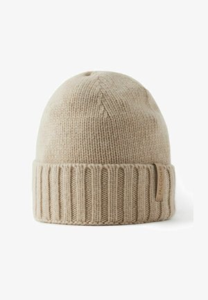 Beige gestrickte Wollmütze mit umgeschlagenem Rippbündchen und kleinem Falconeri Markenetikett an der Seite, auf weißem Hintergrund dargestellt.