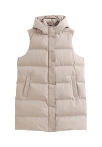 Chaleco acolchado sin mangas de color beige con cuello alto, cierre frontal de botones a presión y bolsillos laterales en ángulo, diseñado para brindar calor.
