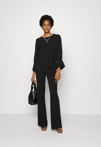 ONLY ONLYRSA PANT - Calças - black
