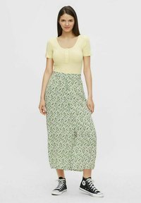 Pieces PCKITTE - T-shirt básica - pale banana