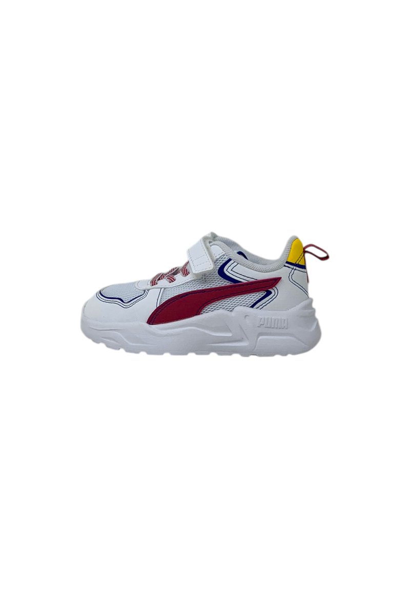 Fehér sneaker piros és kék kiegészítőkkel, hálós anyag a felső részen, vastag talppal és tépőzáras pánttal a biztonságos rögzítés érdekében.
