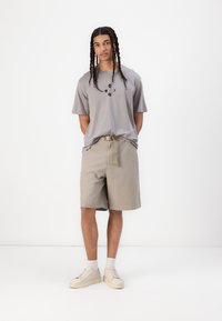 Jack & Jones - JJWOLFIE 5 PACK - Print T-shirt - moonbeam/black/grey/trenchcoat/white Thumbnail Image 1