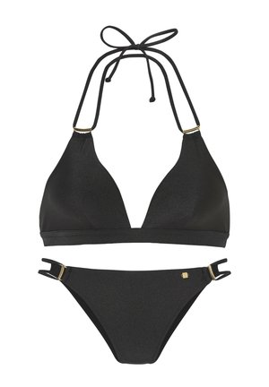 Crni bikinijski set s trokutastim gornjim dijelom sa podesivim vezicama i zlatnim detaljima, te odgovarajućim donjim dijelom s bočnim kopčama i glatkom teksturom.