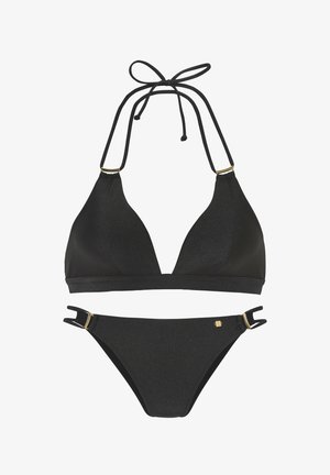 Juodas bikinis, pasižymintis trikampiu viršumi su reguliuojamomis kaklo ir nugaros juostelėmis bei auksiniais akcentais, ir derančiu dugnu su šoninėmis sagtimis ir lygiu paviršiumi.