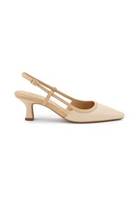 Tacchi slingback beige con punta affusolata, realizzati in pelle liscia. Presentano una tracolla regolabile e un tacco a blocco di altezza media.
