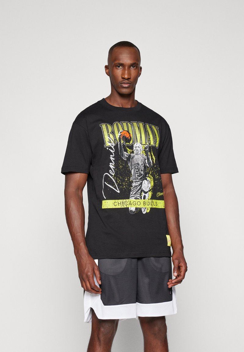 Mitchell & Ness POP PLAYER TEE VINTAGE LOGO - Klubové oblečení - black