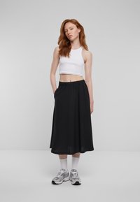 Urban Classics Maxirock - black