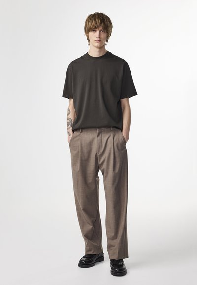 NN.07 ADAM  - T-shirt - bas - dark army