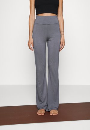 CHURDIUM HIGH WAIST FLARE PANTS - Pantalon de survêtement - iron gate
