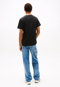 Tommy Jeans CLASSIC C NECK - Basic T-shirt - black