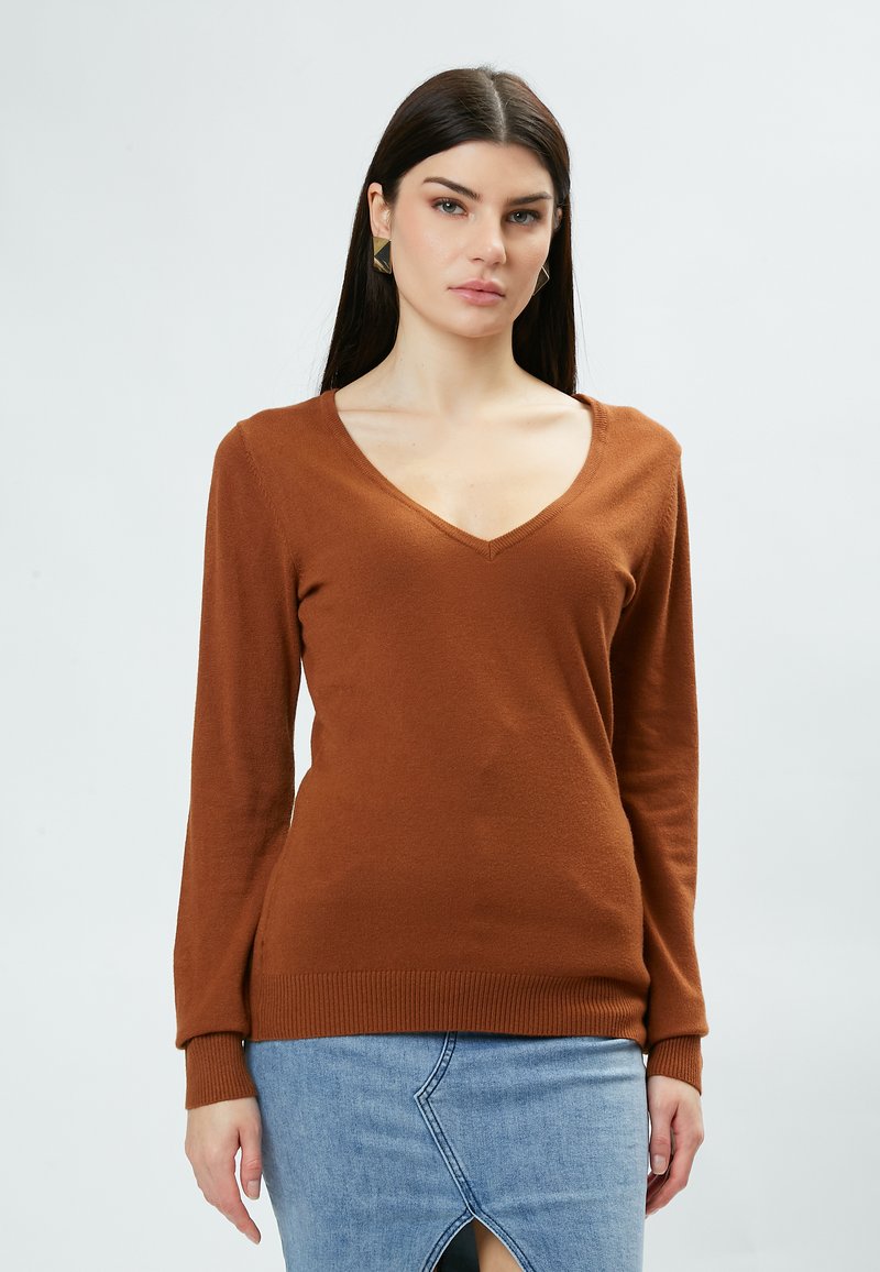 INFLUENCER V-NECK BASIC - Maglione - caramel