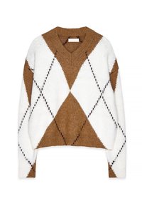 Pull en V à coupe ample, avec un motif de losanges brun et blanc. Texture tricot douce avec des accents noirs le long des bords des losanges.